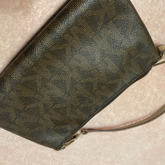 Michael kors small clutch - Picture 2 of 5